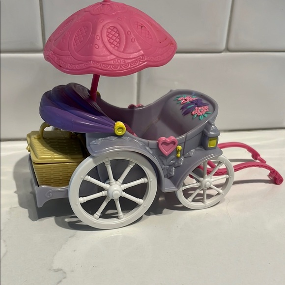 COPY - Fisher Price Sweet Streets - Ice Cream Truck, Carousel, Horse and Carria… - Picture 6 of 8